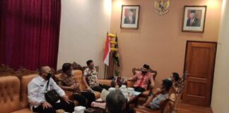 Marsono saat menerima empat pimpinan DPRD Kabupaten Probolinggo di Ruang Kerja Ketua DPRD Tulungagung, Rabu (5/8).