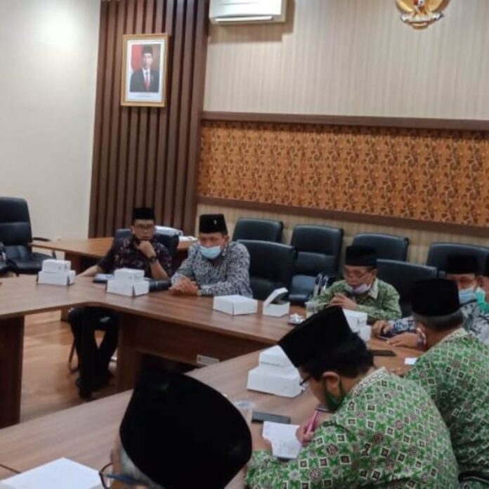 Pimpinan DPRD Tulungagung menerima kedatangan pengurus MUI Kabupaten Tulungagung di Ruang Aspirasi Kantor DPRD Tulungagung, Rabu (30/9).