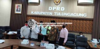 Pansus terima surat pencalonan wabup