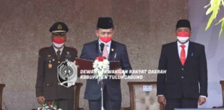 ketua dewan baca proklamasi