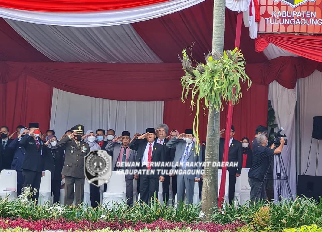 Sejumlah pimpinan DPRD Tulungagung juga ikut mengikuti upacara Hari Pahlawan, Kamis (10/11).