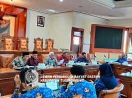 Pansus IV saat rapat finalisasi pembahasan Ranperda tentang Penyelenggaraan Pemajuan Kebudayaan Daerah, Rabu (17/5) siang.
