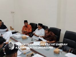 Rapat koordinasi berlangsung di Ruang Rapat Bapemperda lantai II Kantor DPRD Tulungagung, Rabu (15/11) siang dan langsung dipimpin oleh Samsul Huda.