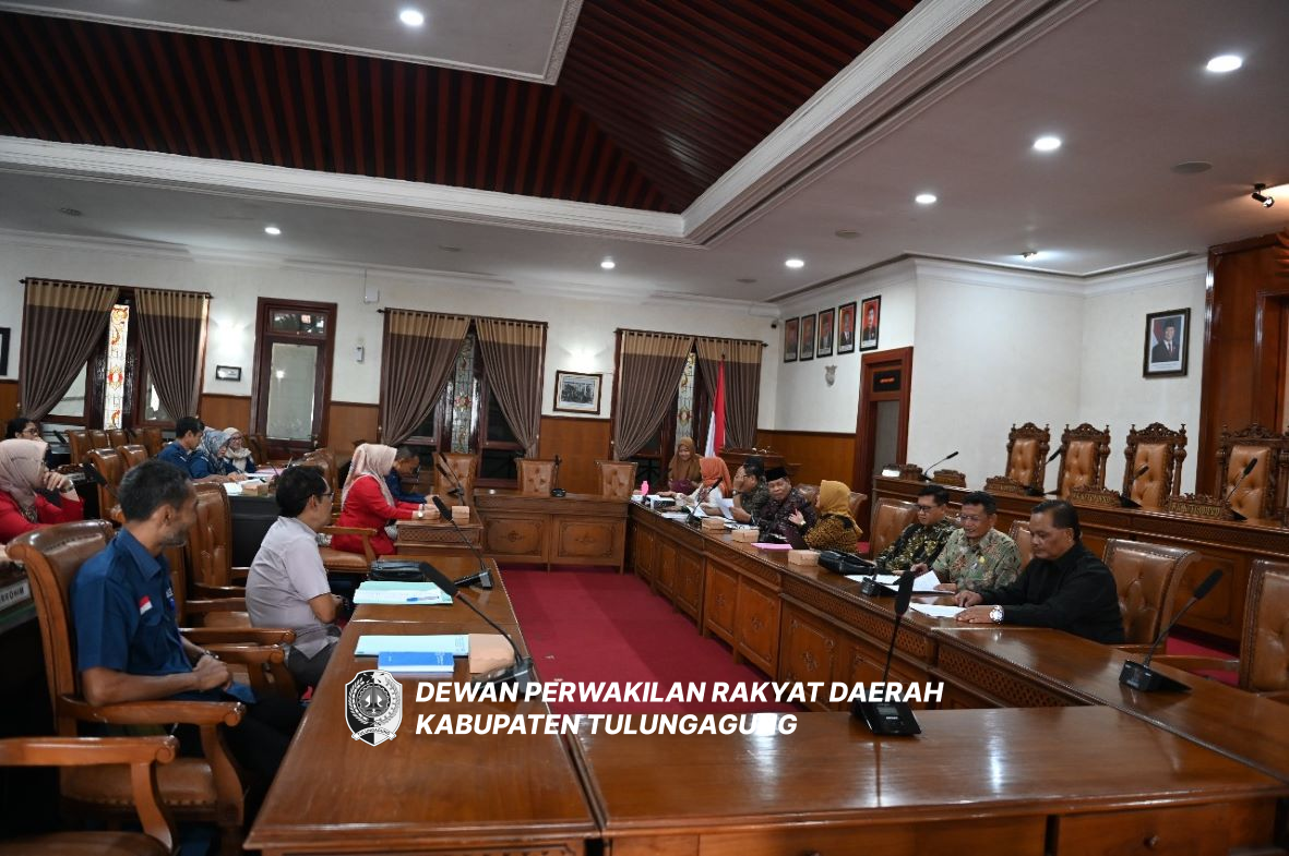 Komisi C DPRD Tulungagung saat melakukan hearing pembahasan Ranperda APBD Kabupaten Tulungagung tahun anggaran 2025 bersama mitra kerjanya.