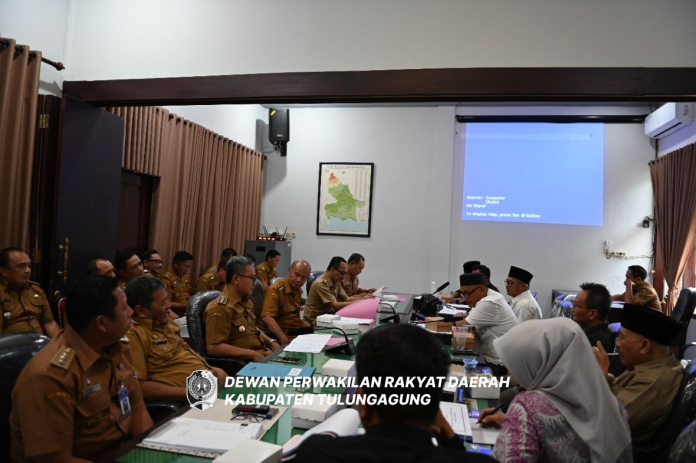 Komisi A DPRD Tulungagung saat melakukan hearing pembahasan Ranperda APBD Kabupaten Tulungagung tahun anggaran 2025 bersama mitra kerjanya.